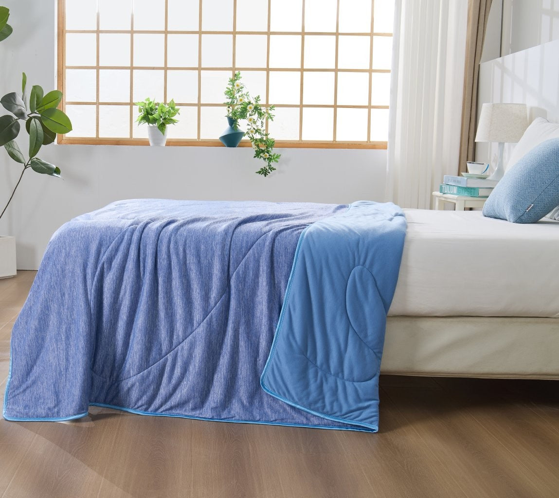 Cooling Lightweight Quilt | Blue