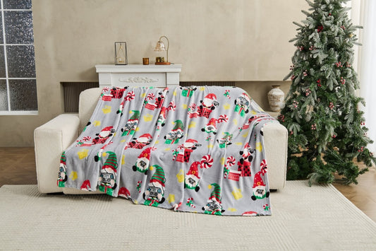 Player Gnomes Xmas Flannel Sherpa Throw
